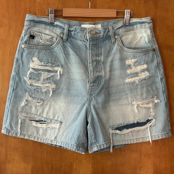 KanCan Distressed Denim Shorts High‎ Waist Button Fly Light Wash Women 11/29 NWT - Picture 1 of 7
